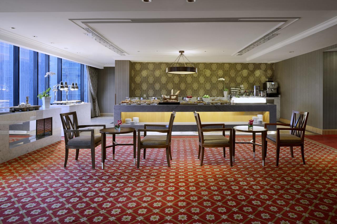 Premier Queen Room - Executive Lounge Access